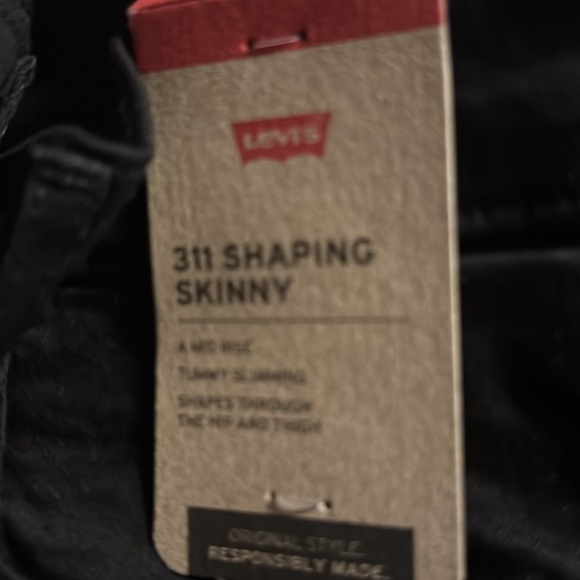 Levi's Black Women's Mid-Rise Tummy Slimming 311 Shaping Skinny Ankle Jeans - Picture 8 of 10